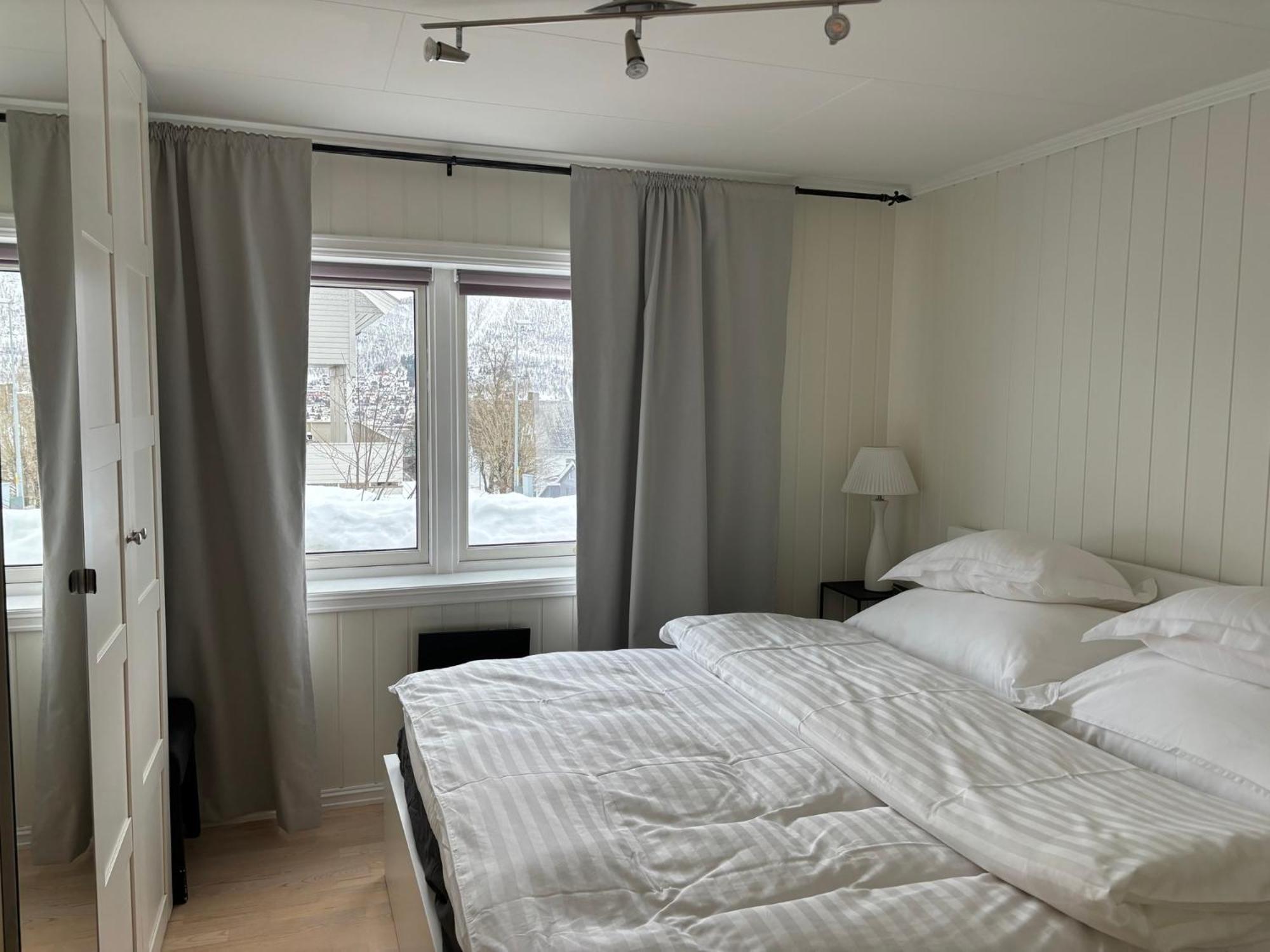 Sentral 4-Roms Leilighet I Trollbakken Tromsø Exteriér fotografie