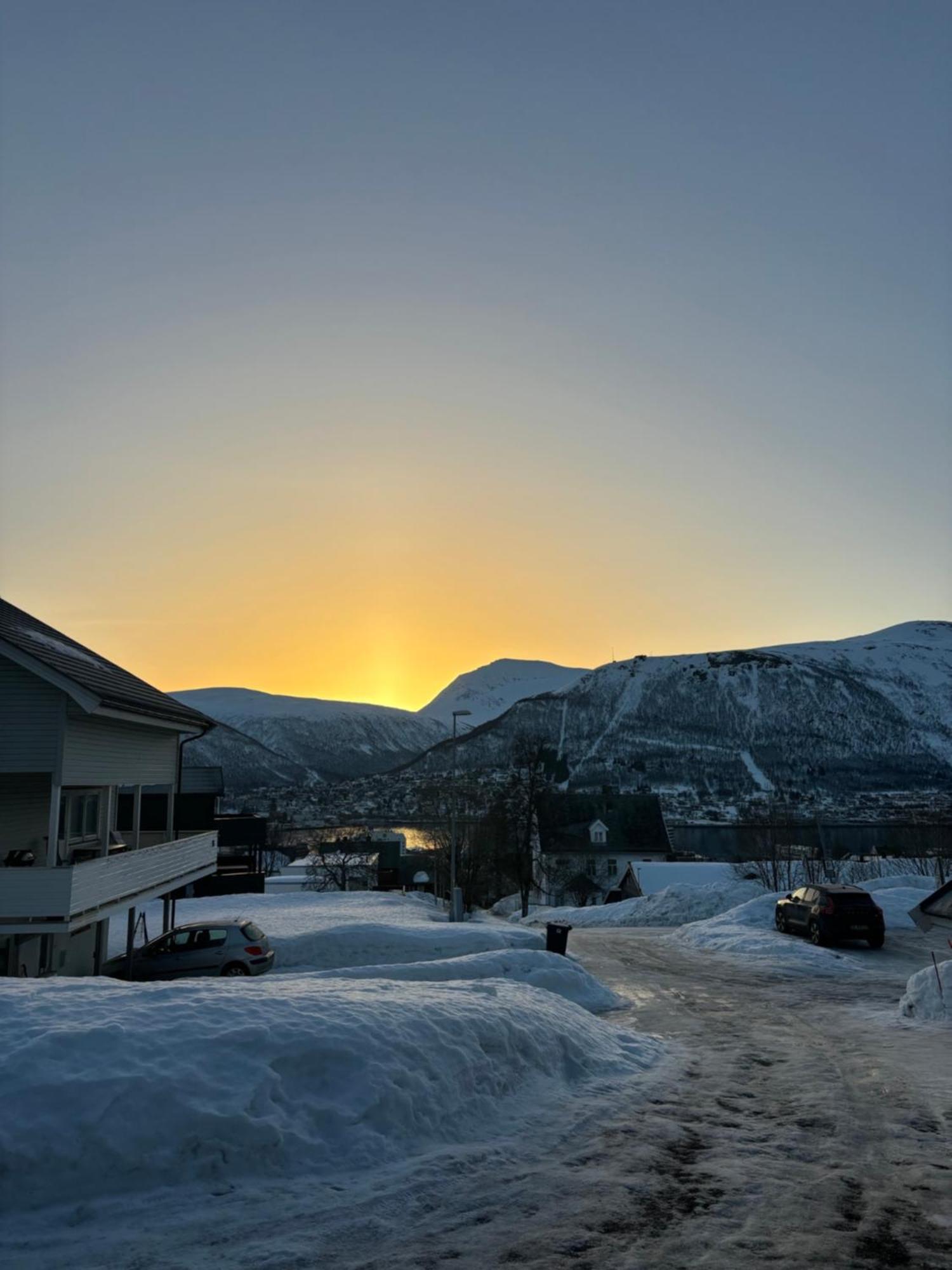 Sentral 4-Roms Leilighet I Trollbakken Tromsø Exteriér fotografie