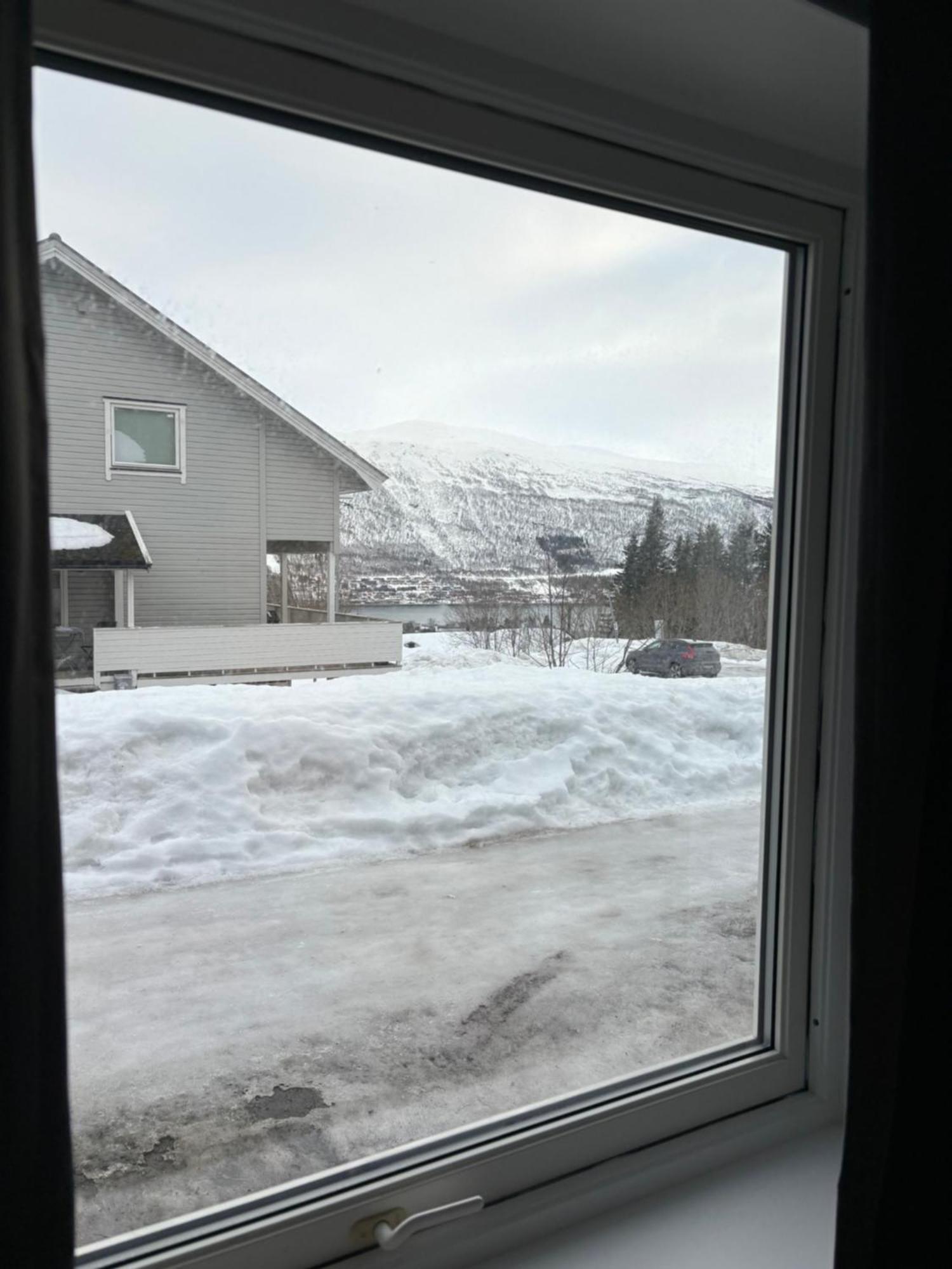 Sentral 4-Roms Leilighet I Trollbakken Tromsø Exteriér fotografie